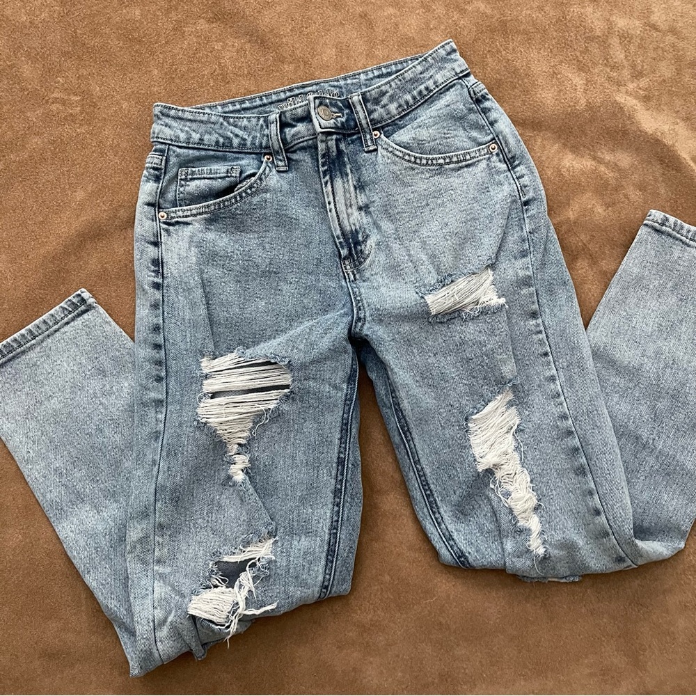 Wild Fable High Rise Mom Jeans Light Wash Size 2 - Picture 4 of 16